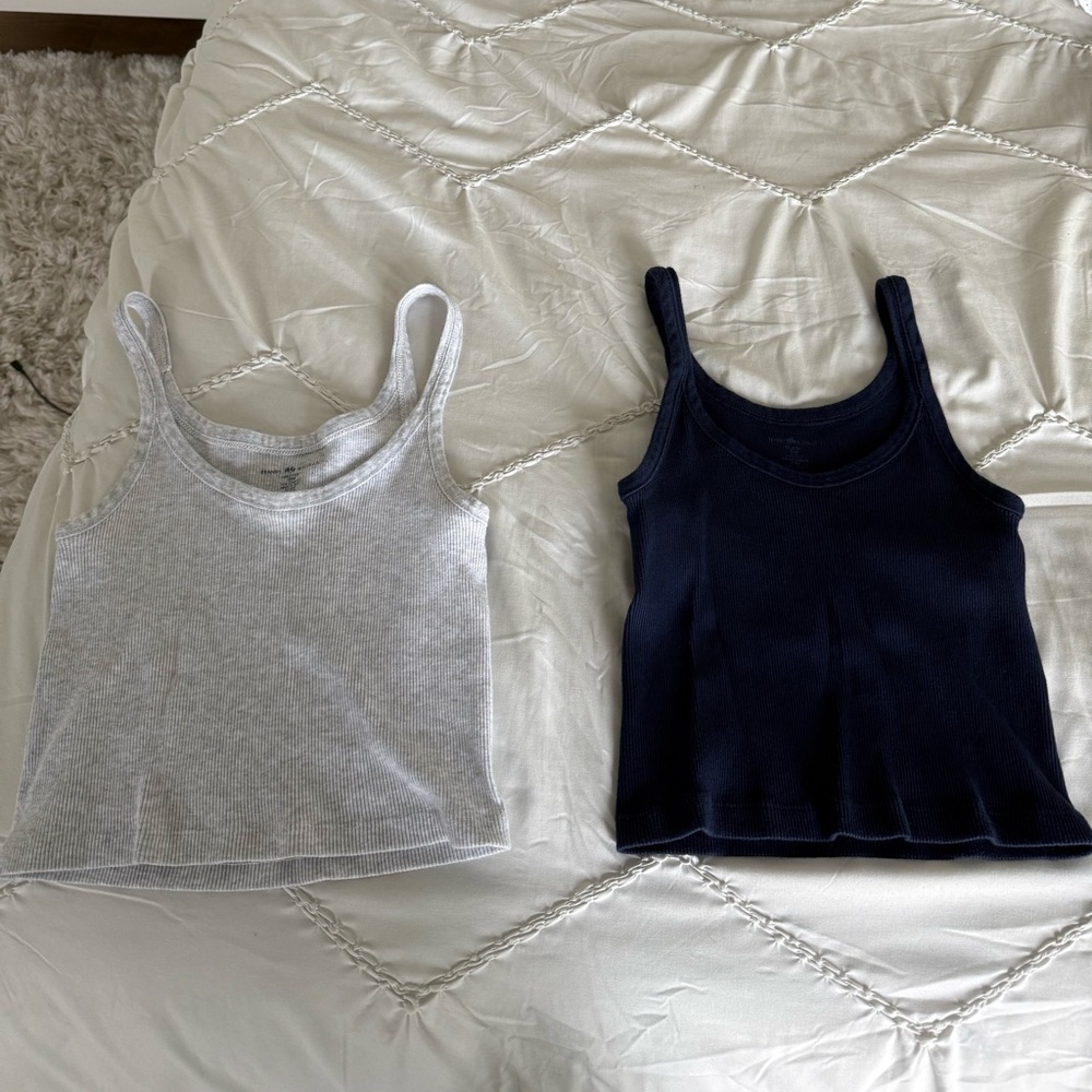 Brandy Melville cropped tanks